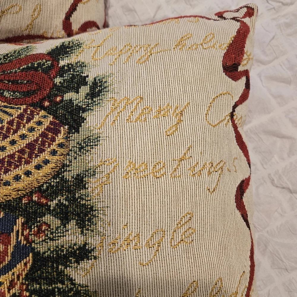 Set of 2 Holiday Accent Pillows – 12